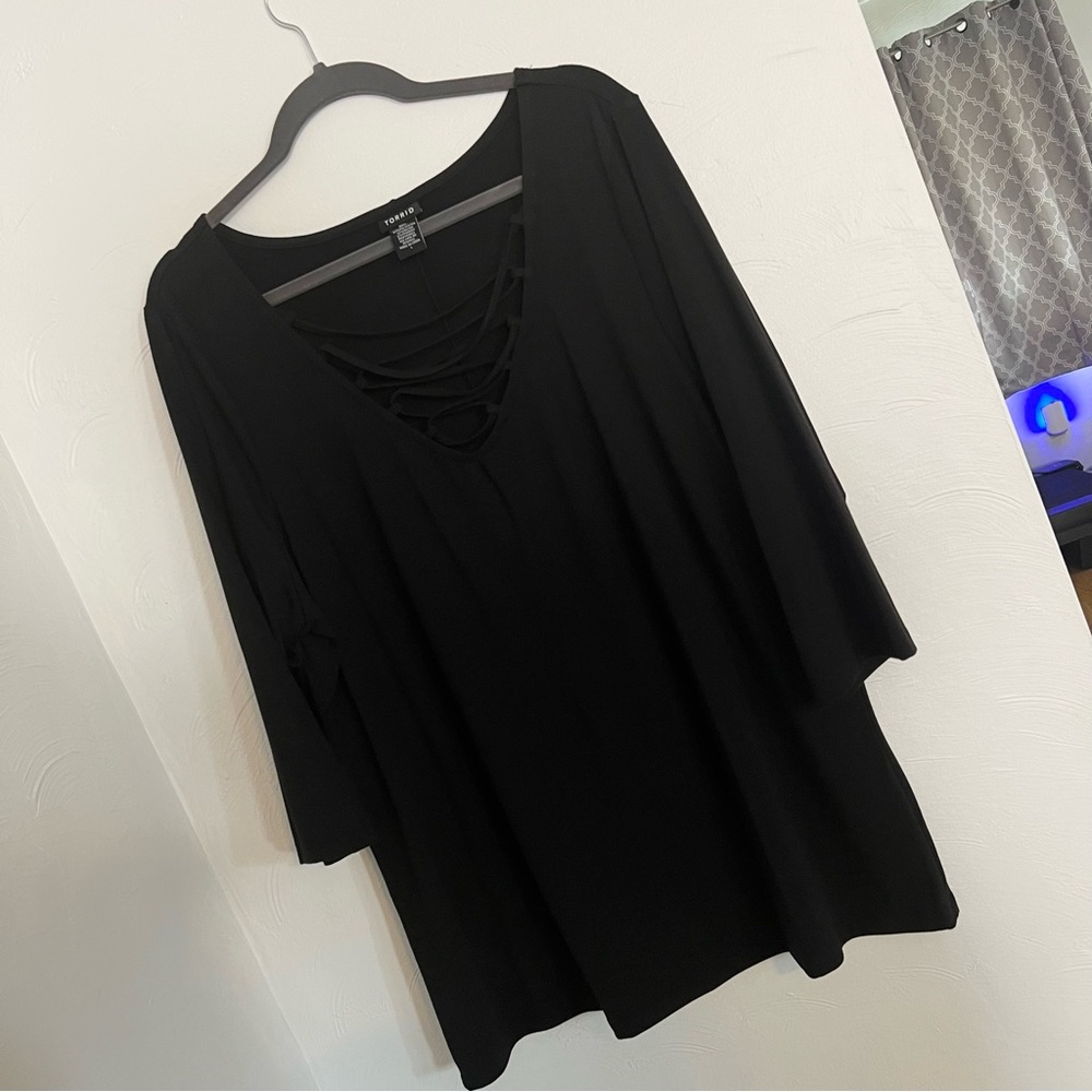 Criss Cross V-Neck Shirt